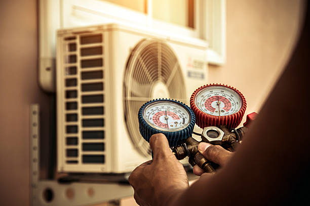 Professional Ac Installation technician working in Dallardsville, TX